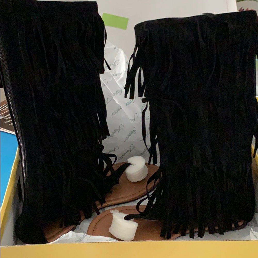 Fringe sandals